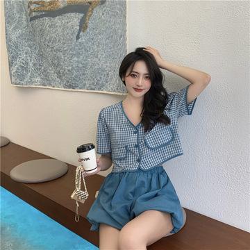 “句句不提秋，句句秋意浓。”